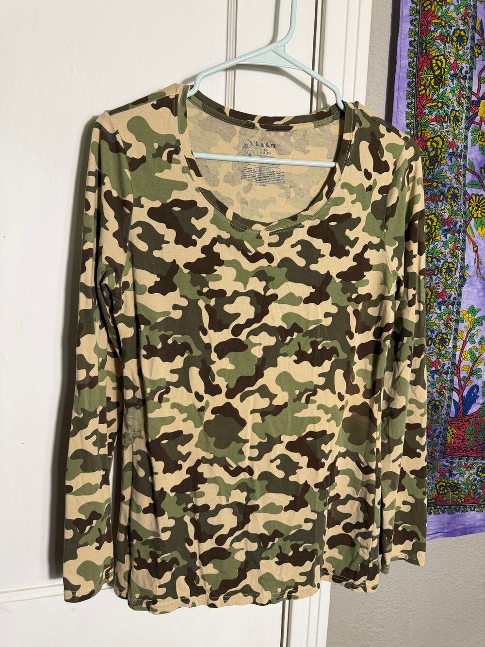 No Boundaries Camo Long Sleeve Shirt Stretch Scoop Neck Grunge Layering - Large
